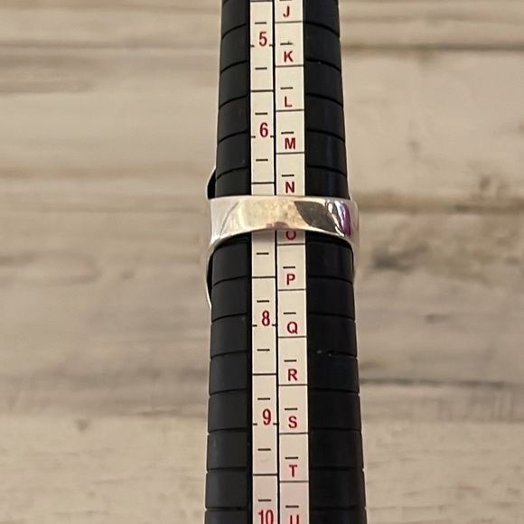 Beautiful Judith Jack Cocktail Ring. - Picture 3 of 6